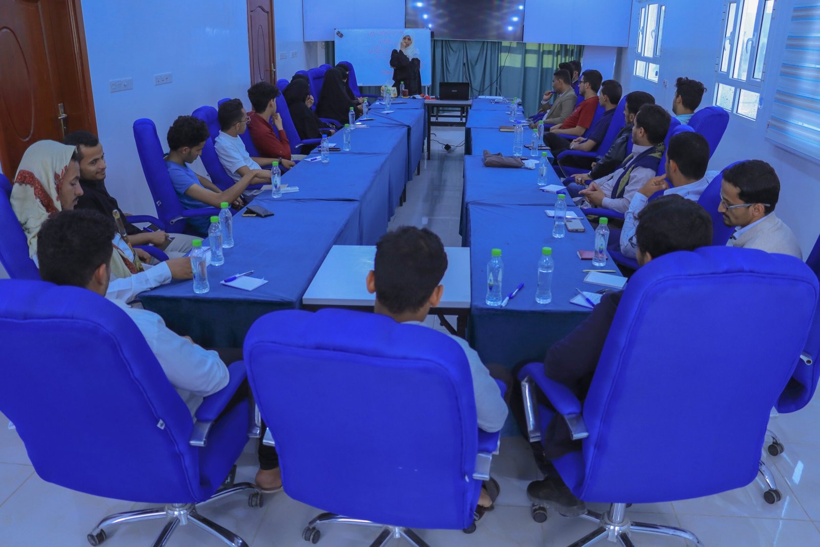 مؤسسة ابتسامة التنموية تقيم دورة تدريبية مميزة حول التعامل مع المستفيدين