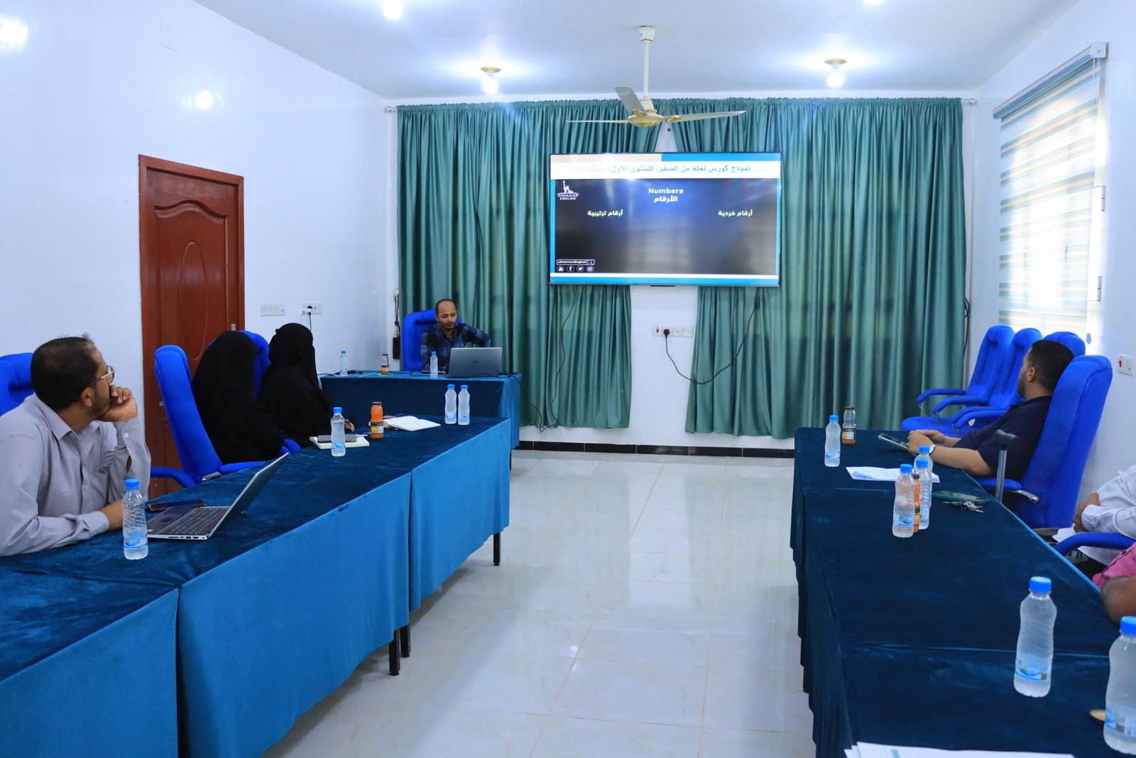 مؤسسة ابتسامة التنموية تُقيم دورة التعلم الذاتي لتعزيز قدرات موظفيها في محافظة مأرب