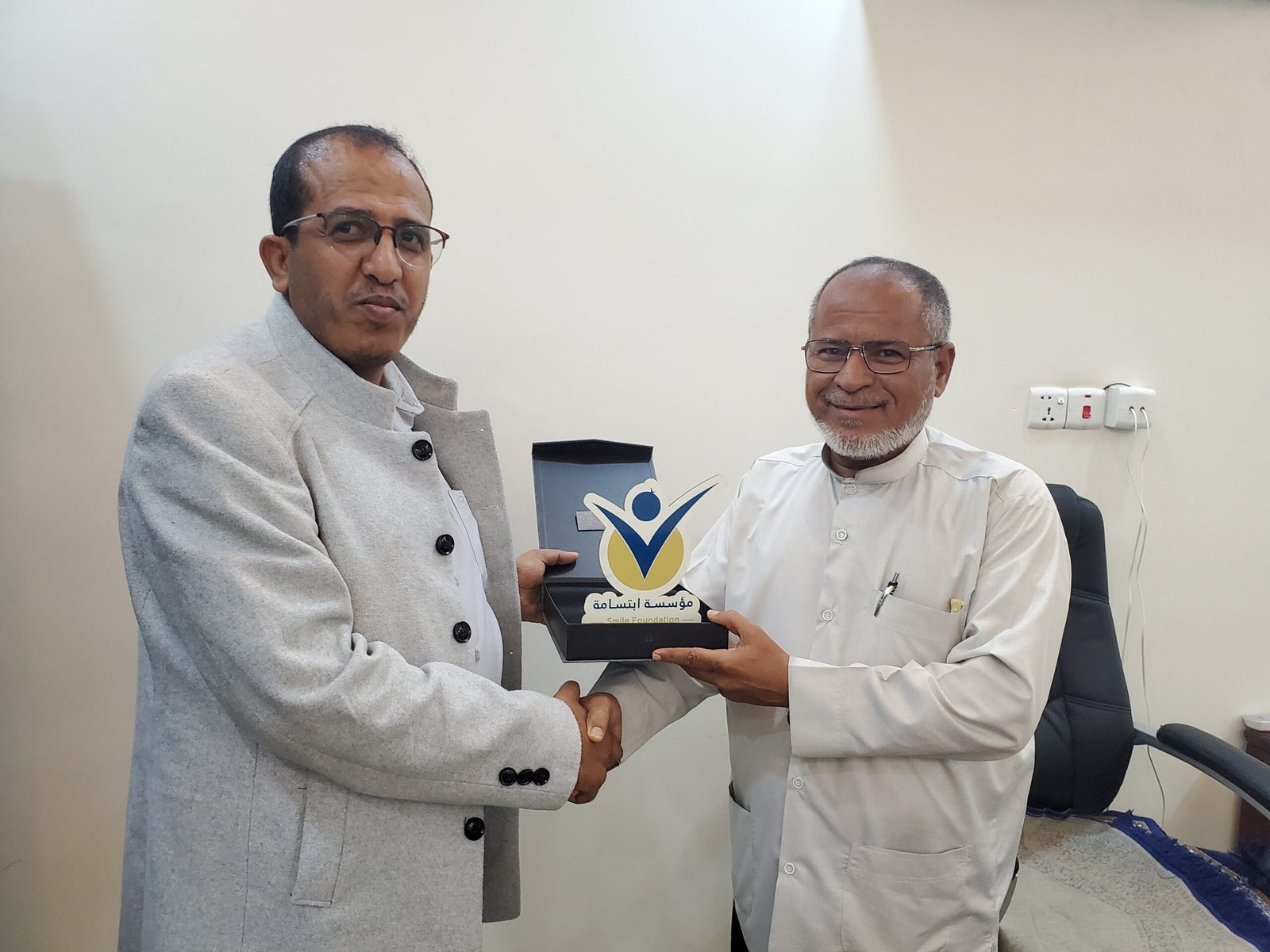 وفد من مؤسسة ابتسامة التنموية يزور مؤسسة أمل لتعزيز التعاون الإنساني والإغاثي